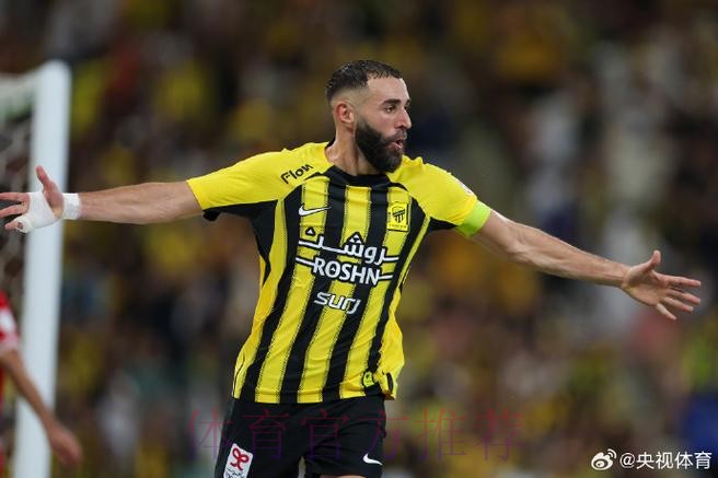 阿斯报:本泽马用拔火罐疗法恢复 可以赶上德比 阿斯报:本泽马用拔火罐疗法恢复 可以赶上德比